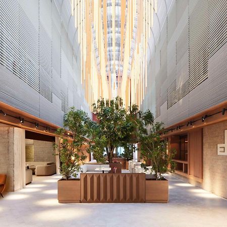 เอ็นเอช คอลเลคชัน มาดริด ยูโรบิลดิ้ง Hotel ภายนอก รูปภาพ