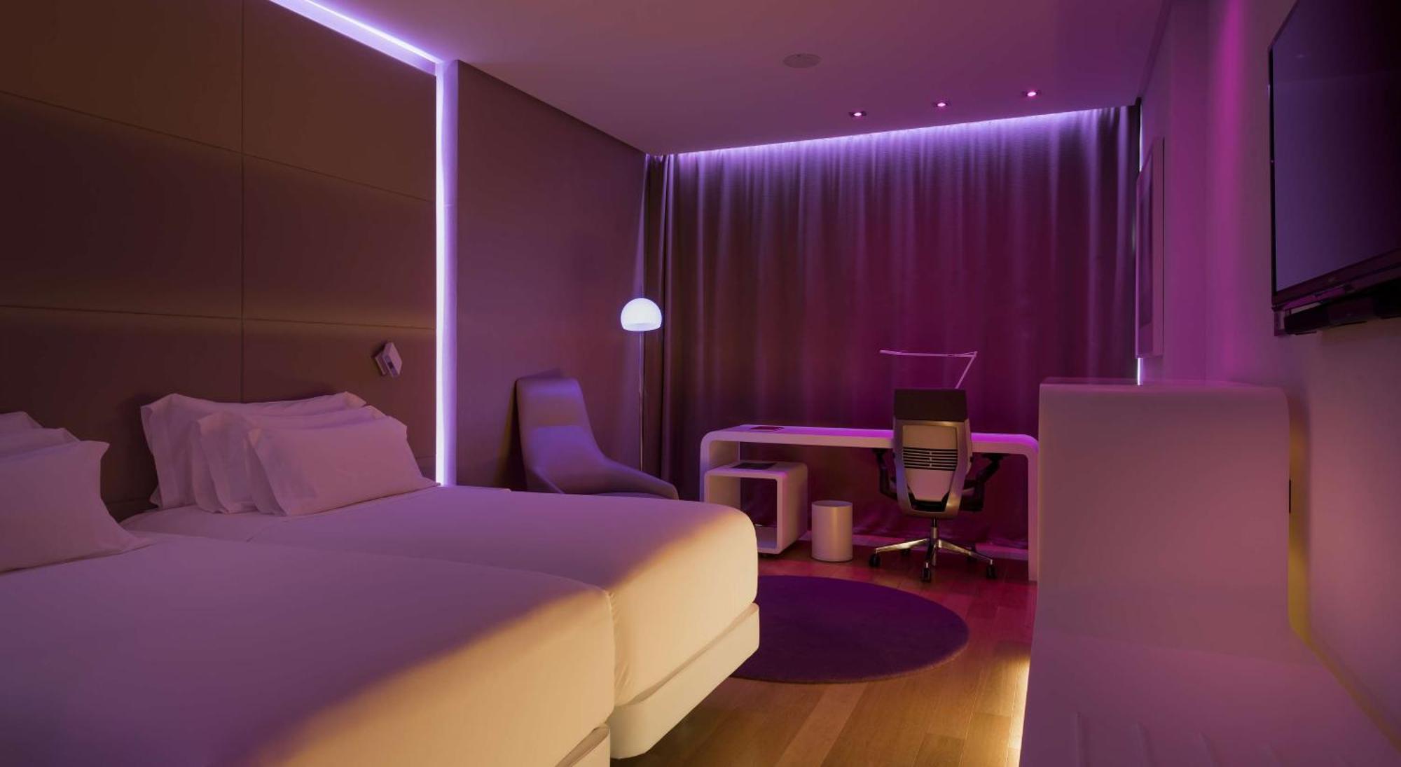 เอ็นเอช คอลเลคชัน มาดริด ยูโรบิลดิ้ง Hotel ภายนอก รูปภาพ